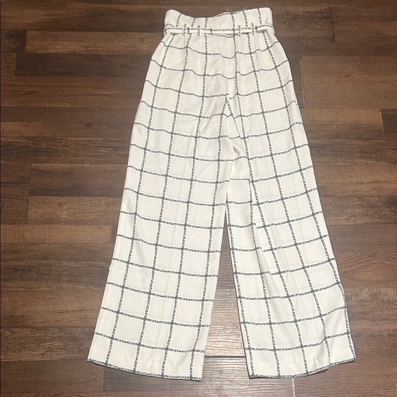 Express High Rise Checkered White Pants - Wide Leg 2R/2R - Picture 9 of 9